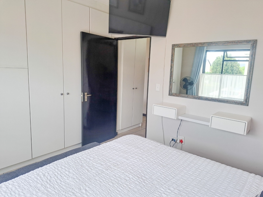 2 Bedroom Property for Sale in Bowtie Western Cape